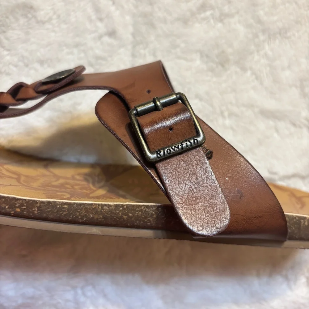 Blowfish Malibu Greco Thong Sandals Size 9 Brown Buckle Detail Braided T-Strap